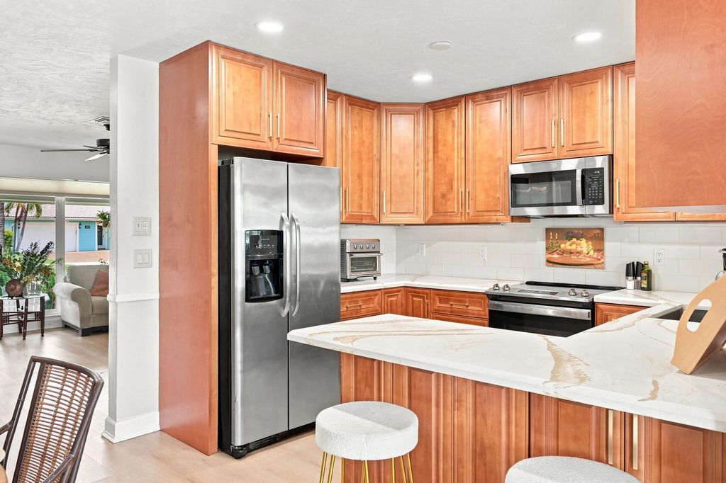 510 SE 4TH Court, photo 6
