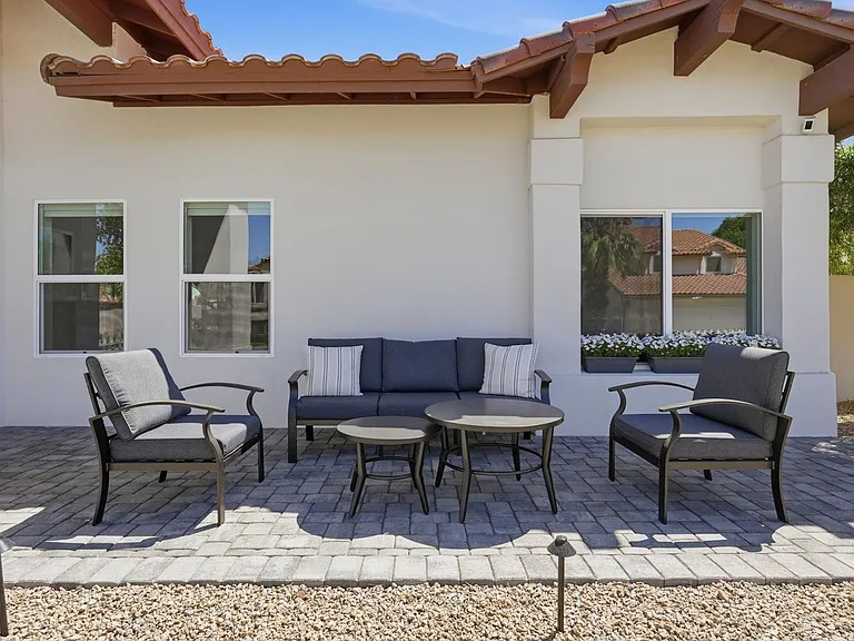 5623 E Claire Dr — Photo 9