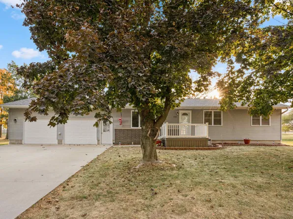 209 Rainbow Dr, Fairbank, IA 50629