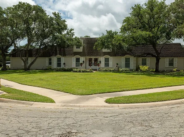 233 Cape Aron Dr, Corpus Christi, TX 78412