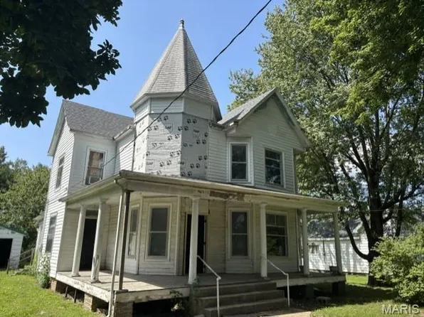 307 N Yates St, Tallula, IL 62688