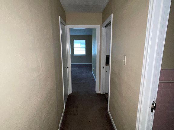 4th image of 257 Roxton Ln