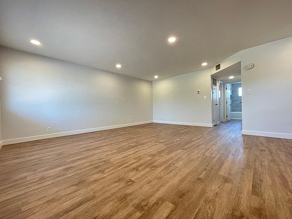 4th image of 1111 E Turney Ave Unit 19