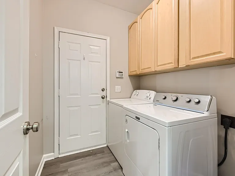 9918 Southampton Commons Dr — Photo 23