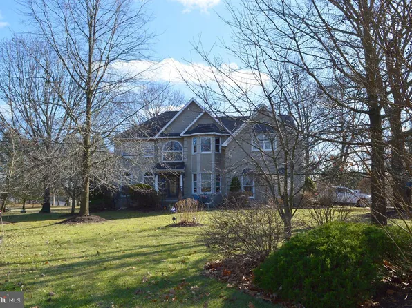 5 Ellis Aly, Edgewater Park, NJ 08010