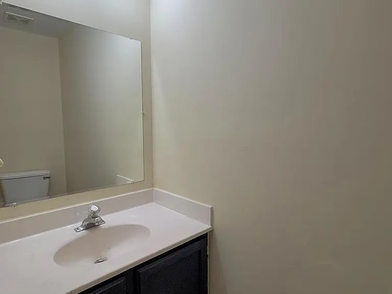 4100 Hunters Hill Cir — Photo 1