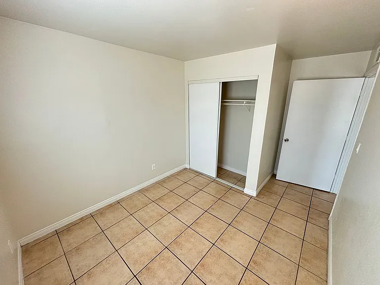 1420 Putnam Ave #4 — Photo 10