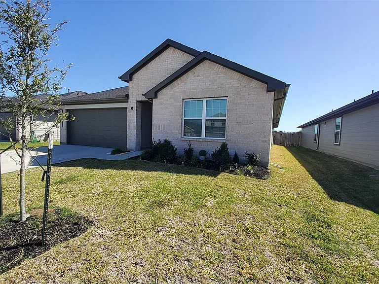 31739 Margaret Woods Ln — Photo 3