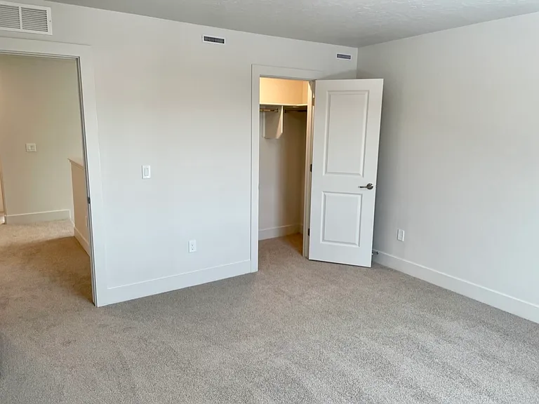 190 E Caldera St — Photo 33
