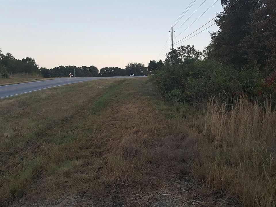 2nd image of 905 Old Thompson Mill Rd
