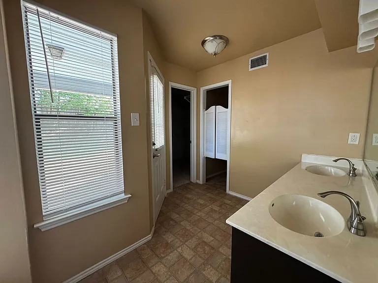 4806 Greenlee Dr — Photo 14