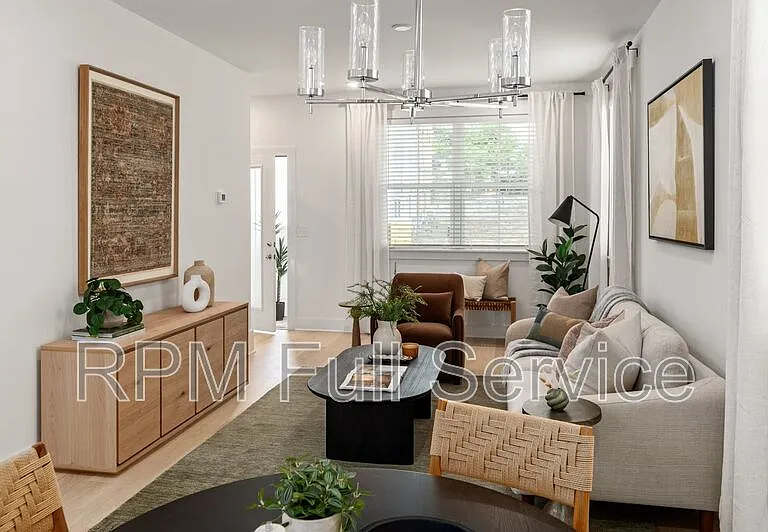 700 N Dupont Ave #228 — Photo 16
