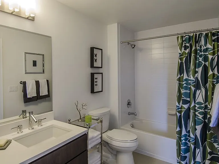 14W Apartments — Photo 11