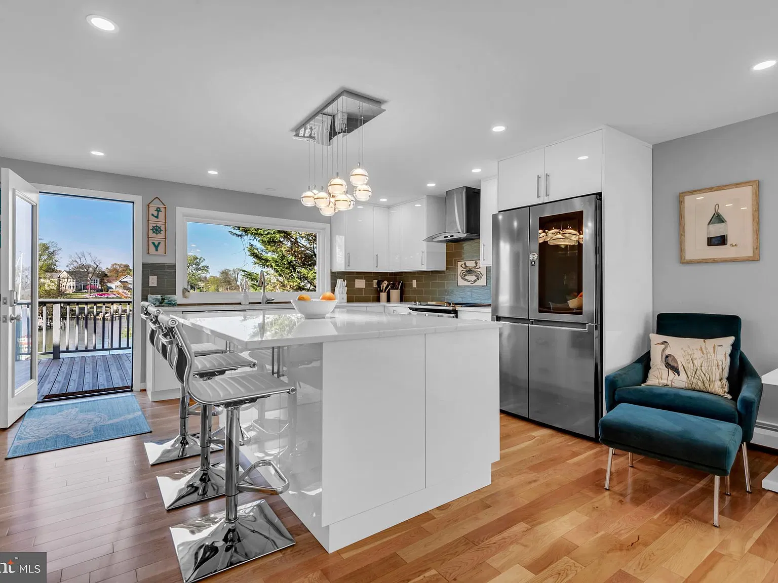 4 bed, 4.0 bath, 2062 sqft, $4,500 — Photo 4