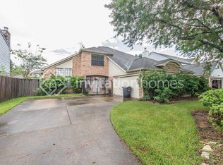 15119 Manorhill Dr, Houston, TX 77062