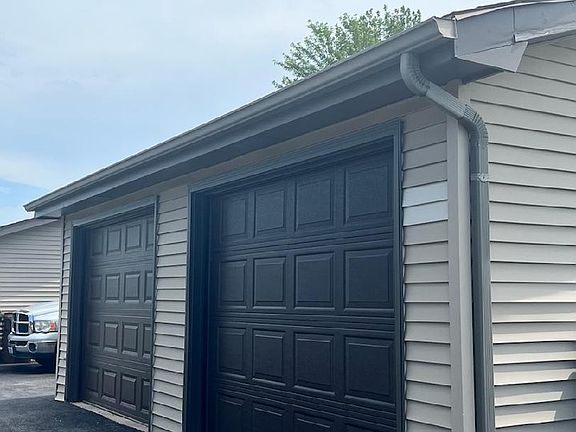 1 car garage with opener