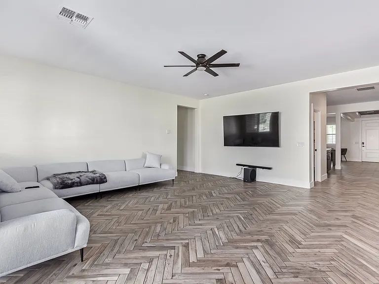 12152 W Winslow Ave — Photo 10