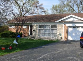 916 S Elmhurst Rd, Mount Prospect, IL 60056