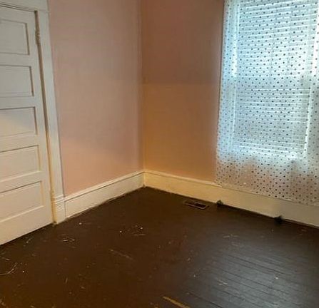3rd image of 811 Annapolis Ave