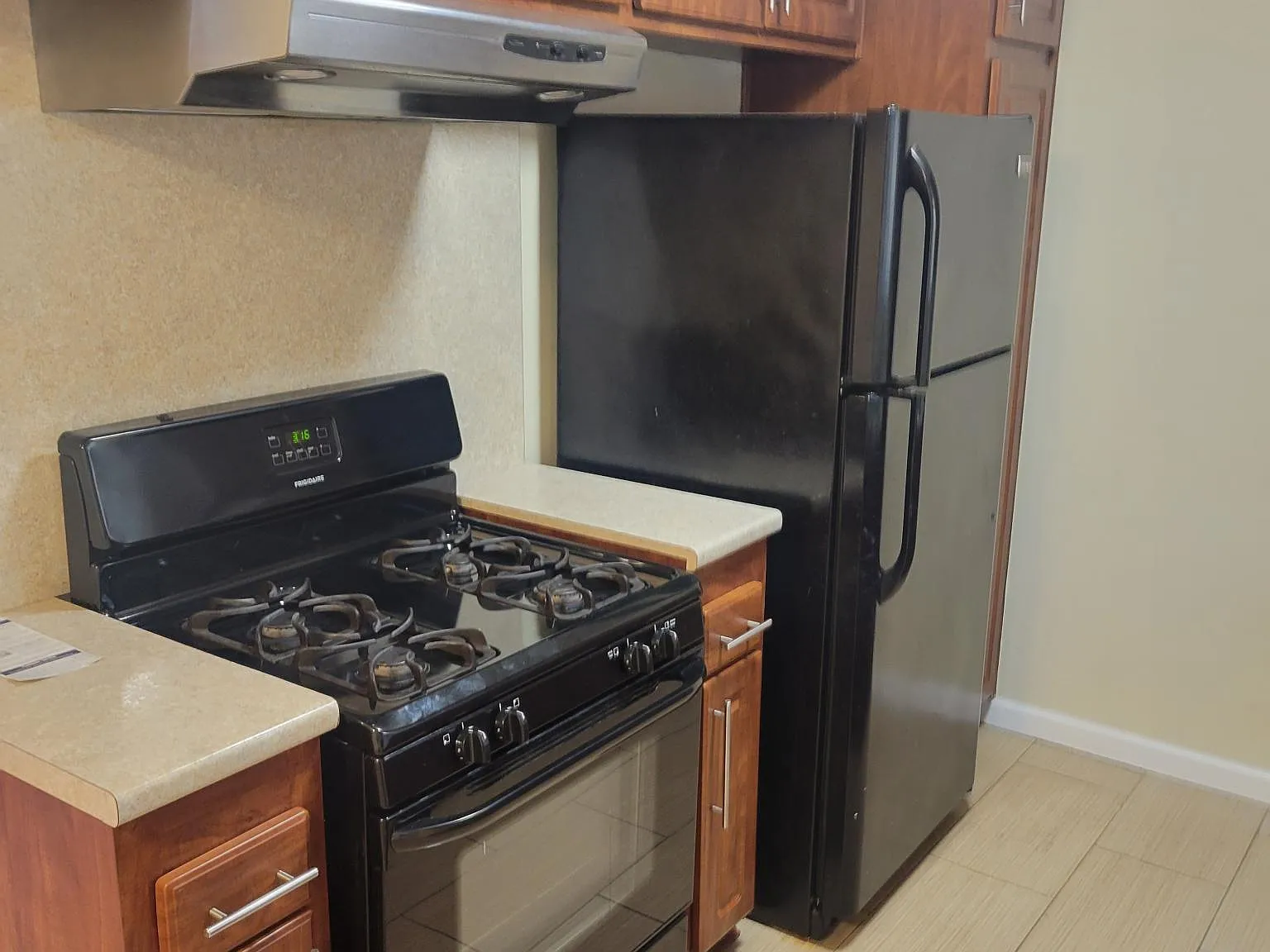 1 bed, 600 sqft, $1,700 — Photo 2