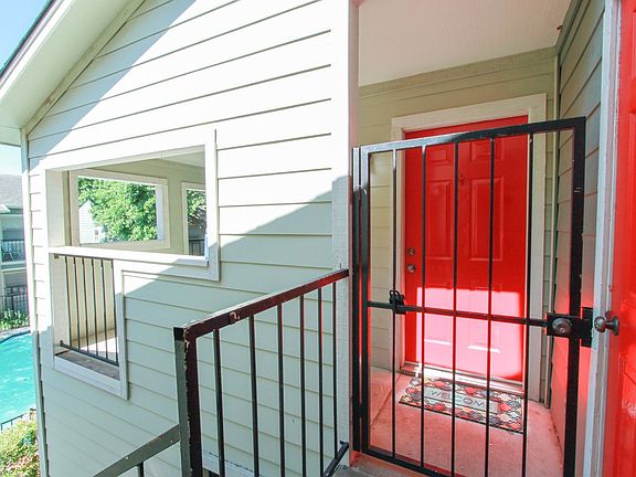 3rd image of 2104 Cullen Ave APT 218