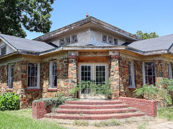 311 E Dallas Ave, Cooper, TX 75432