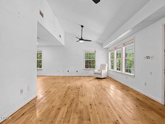 4th image of 24 Nikki Cir