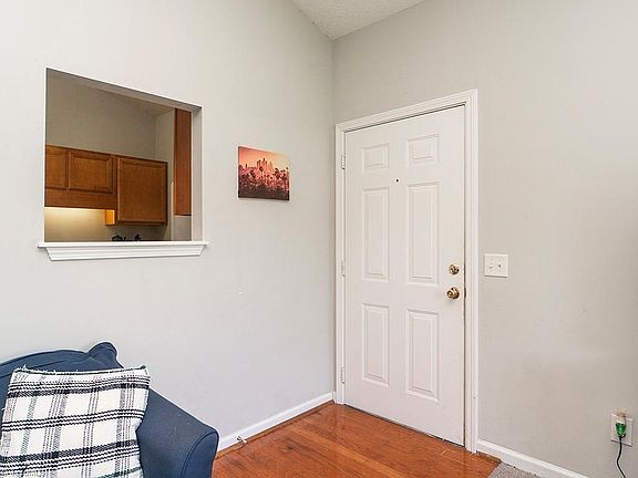 5th image of 3010 Winston Dr APT 78