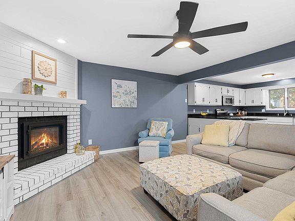 4th image of 921 E Windfield Pl APT A