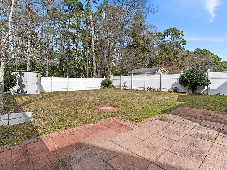 908 Silvercrest Dr — Photo 32