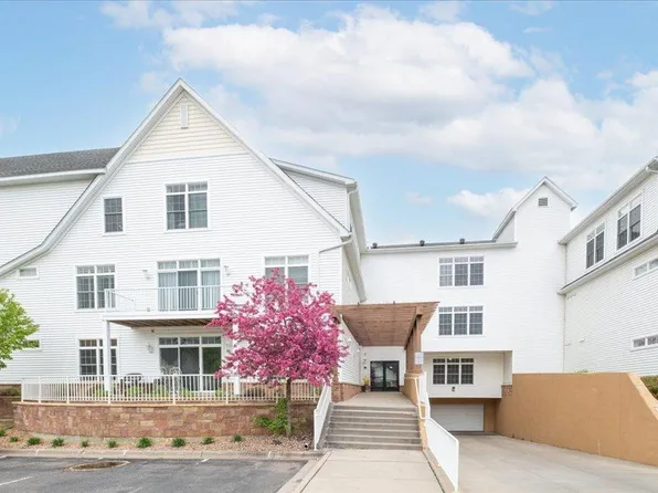 2150 Old School Rd APT 151, Mound, MN 55364