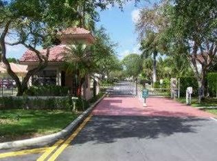 6420 NW 50th St, Lauderhill, FL 33319