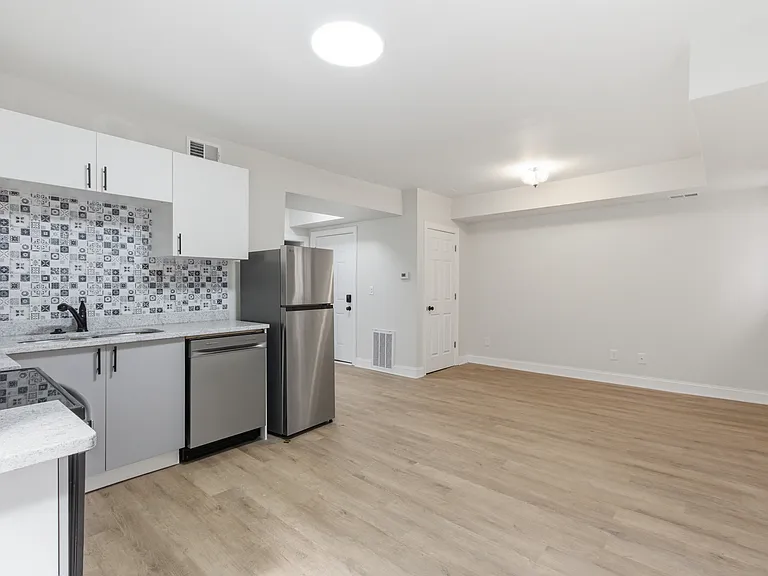 4635 John R St #4 — Photo 12