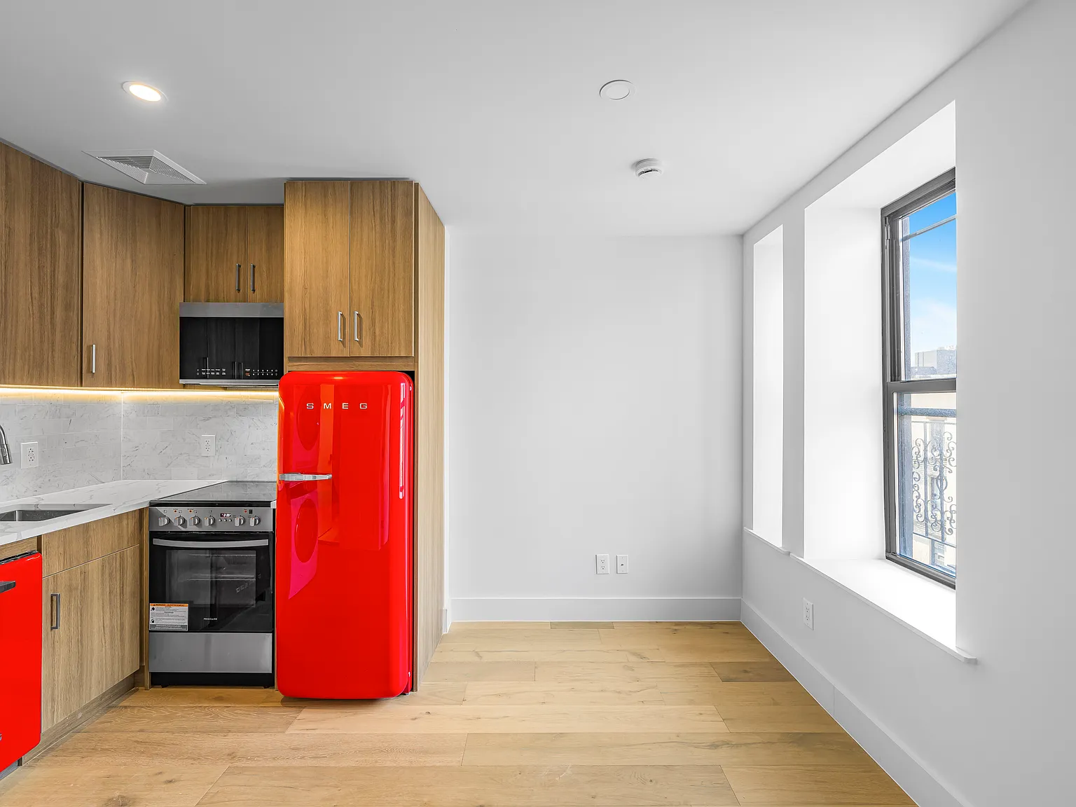 236 West 15th Street — Photo 3