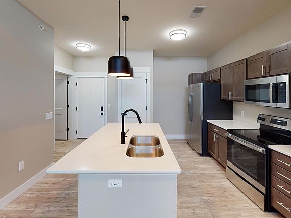 5th image of 2114 University Dr #2112-205