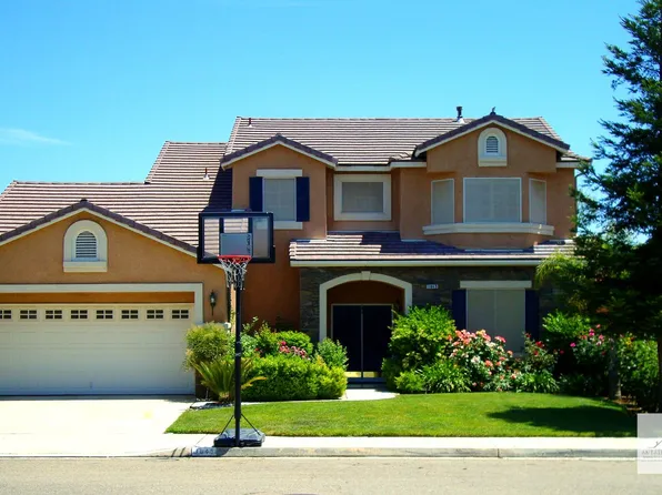 1845 N Pistachio Ave, Clovis, CA 93619