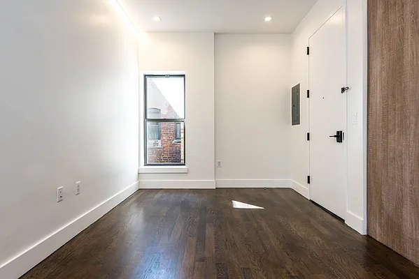 Rented by Nooklyn NYC LLC | media 50