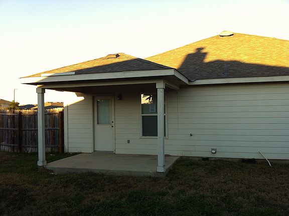 5th image of 16323 Amberly Ct
