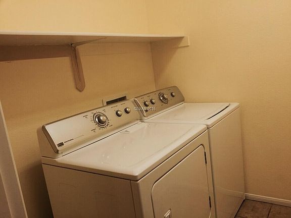 5th image of 2029 Armadale Dr