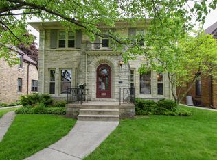 5342 N Shoreland Ave, Whitefish Bay, WI 53217