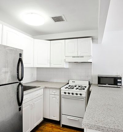 4th image of 306 W 30th St APT 3F
