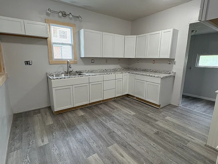 2420 Fulton St — Photo 3