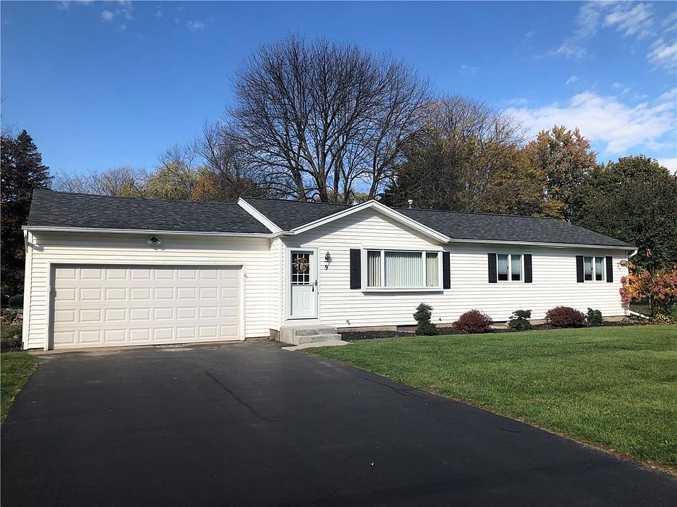 1st image of 9 Vincent Dr
