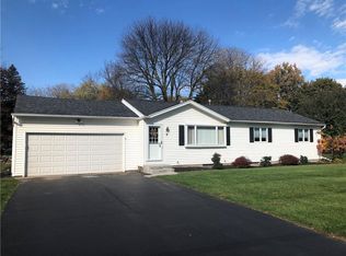 9 Vincent Dr, Pittsford, NY 14534