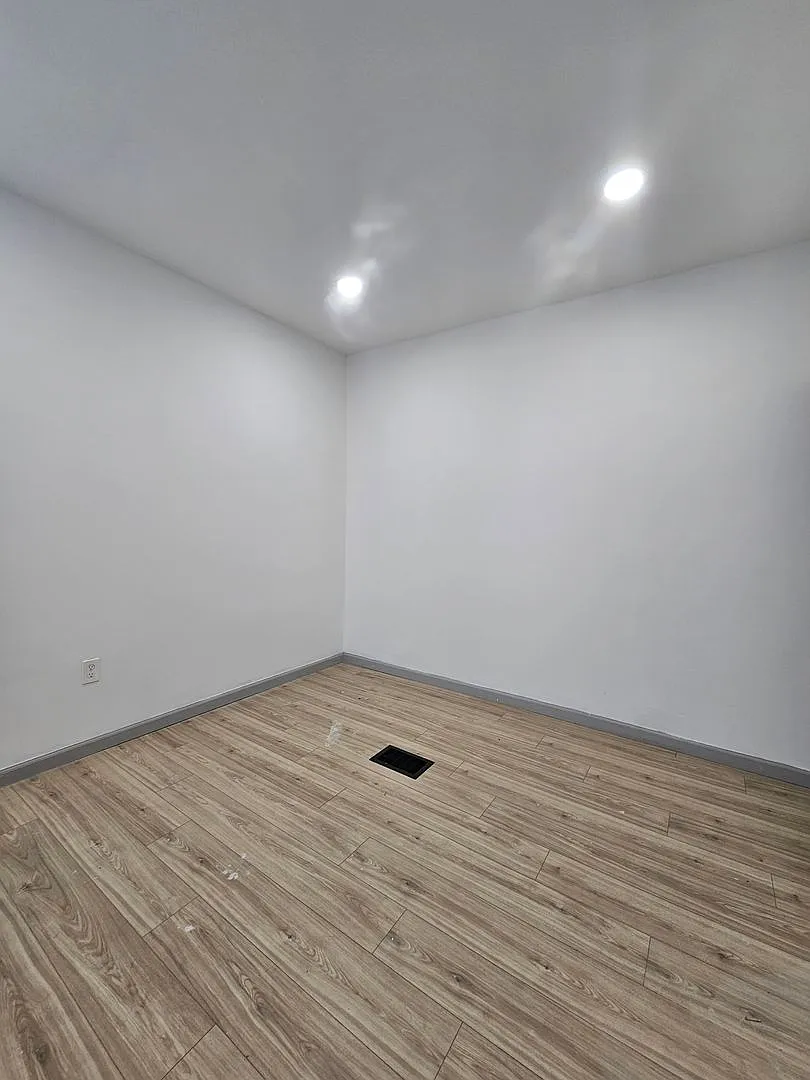 434 W. Princess Street — Photo 4