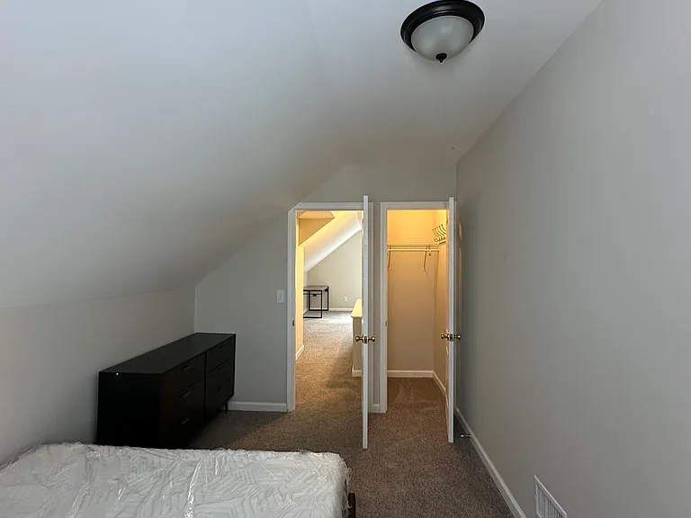18 Congress Ave — Photo 26