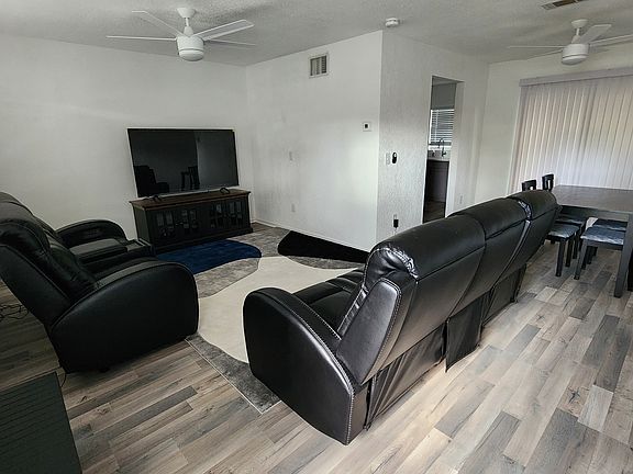 3rd image of 3354 Sherwood Dr APT A