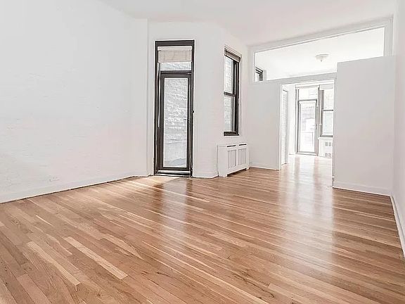 3rd image of 321 E 69th St APT 1E