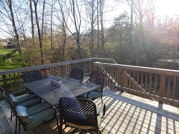 3rd image of 4719 Amberside Dr