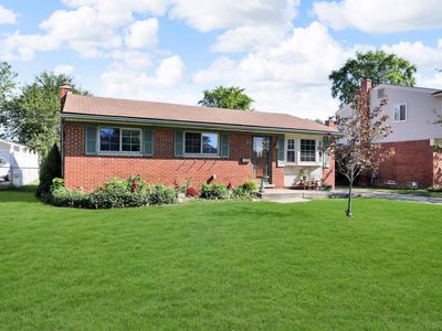 13019 Whitfield Dr, Sterling Heights, MI, 48312